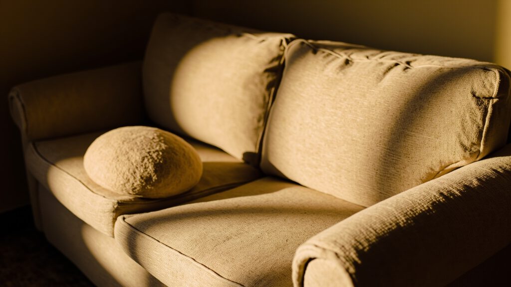 Round Throw Pillows 101: How to Style Circle Cushions on Any Sofa or Bed